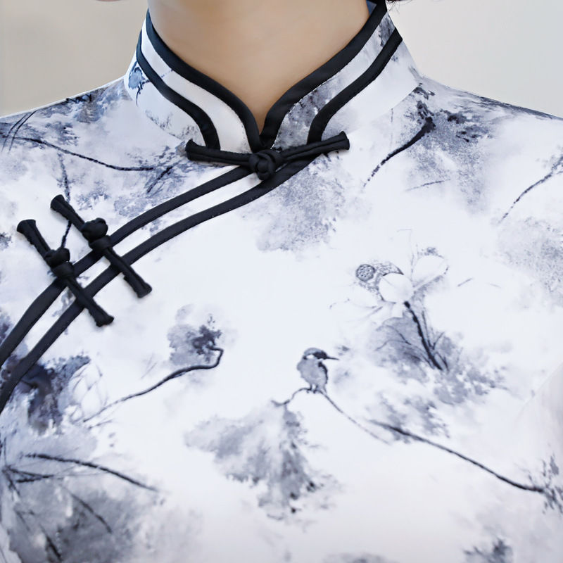 东方女人什么时候最美?穿上旗袍的时候最美!尽显女性迷人身材