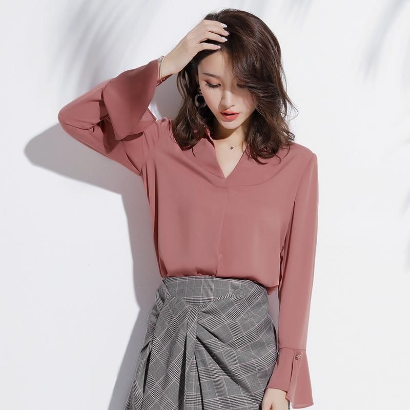 入秋早晚温差大，建议多穿“小香风套装”，有温度更有风度