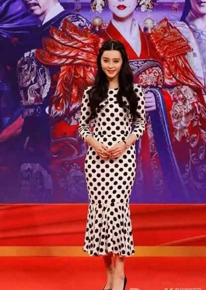 迪丽热巴的身材,范冰冰的身材,张雨绮的身材,都很适合鱼尾裙