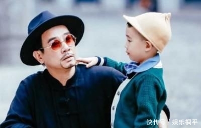 唱戏@有种“专业坑娃”叫包贝尔,看到他给女儿涂的防晒,这是去唱戏?