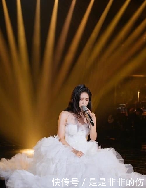  『婚纱』袁娅维穿“婚纱”上综艺，气场很强美的高调，让人忍不住想多看