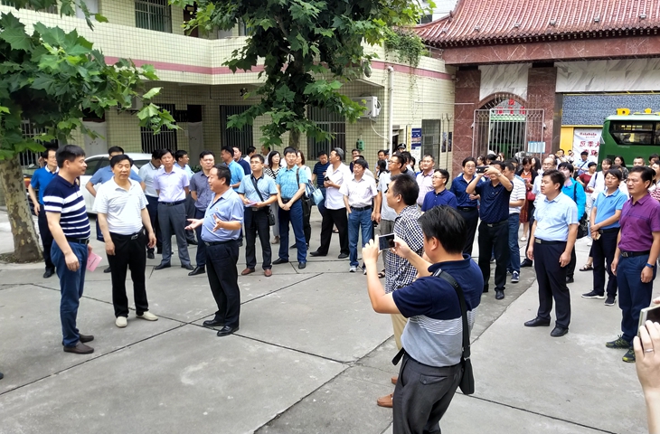 南京市浦口区教育局来我县考察教育工作