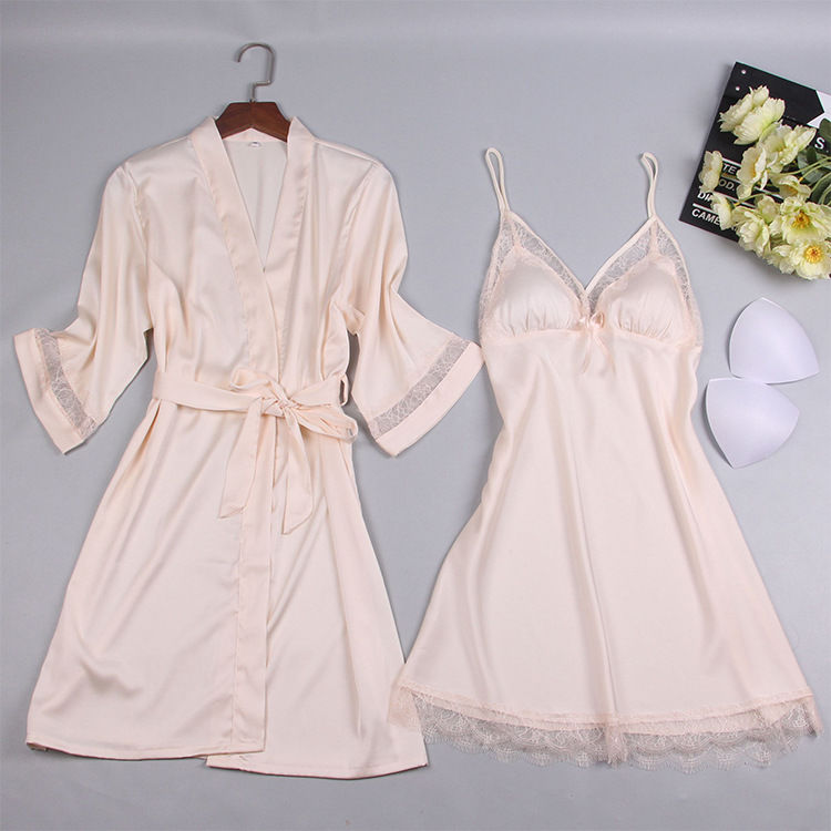 闺蜜晚上睡觉居然不戴文胸!看到她这么穿，终于知道为什么了