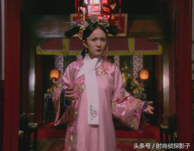 轻轻推开房门的古装女子，唐嫣刘亦菲张芷溪，谁的出现令你心动？