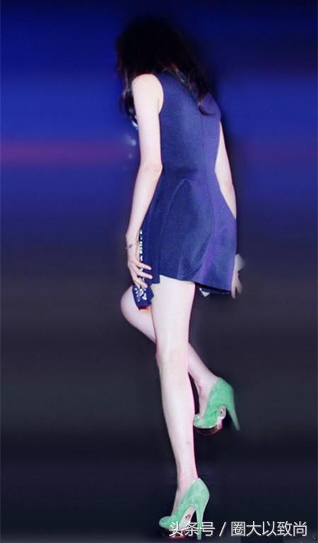 郑爽胖了10斤有什么关系？穿上高跟鞋一双长腿照样秒杀一片