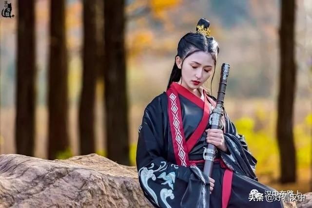 大雪过后的汉中龙池特别适合汉服摄影,不信你看