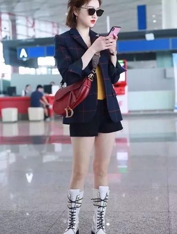 浪费时间！景甜穿双鞋子，需要半个小时，想撞鞋都难！