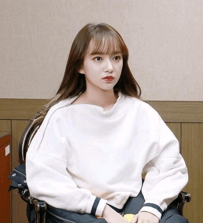 『网民』她在韩国被网民骂“腿粗”,却因空手翻和春丽造型而走红大火