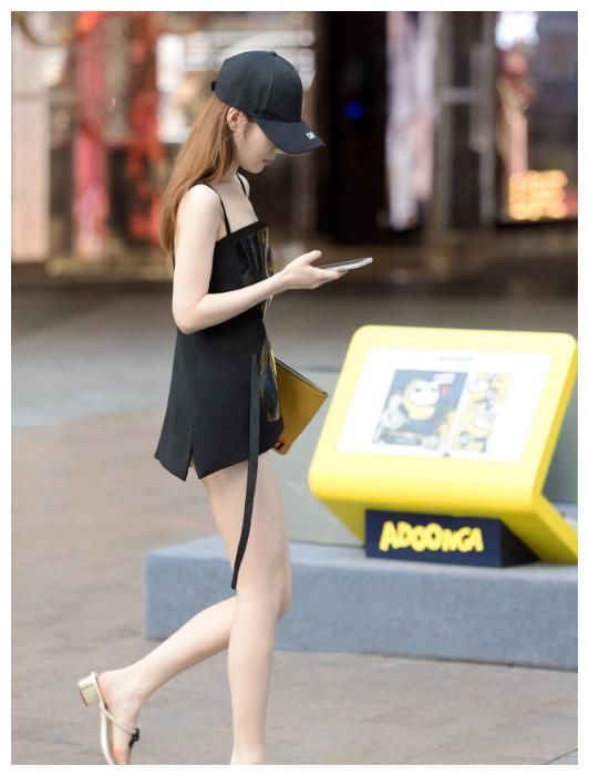 成都街拍：成都果然盛产美女，走到哪里，都能看到一群美女！