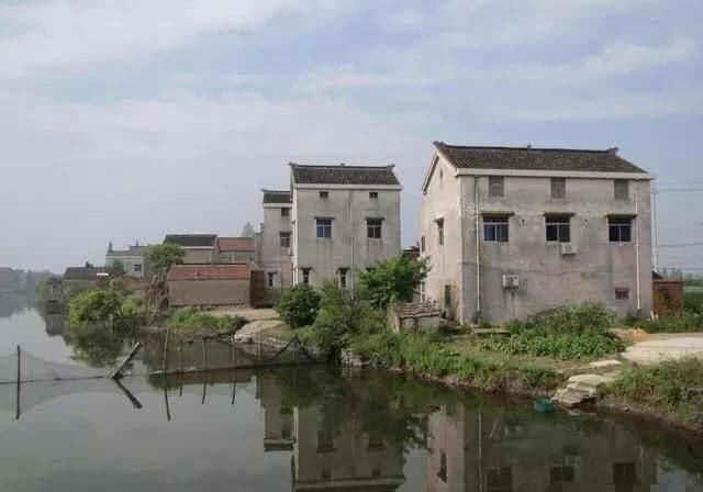  建筑|为啥南方农村喜欢盖楼房，北方只盖平房？看完这个你就知道