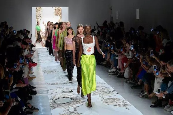 纽约“潮圣”之旅，何穗的高级灰