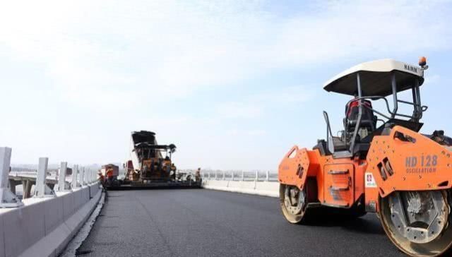  「沥青路面」混凝土修建的公路寿命更长，现在为何要禁止？专家