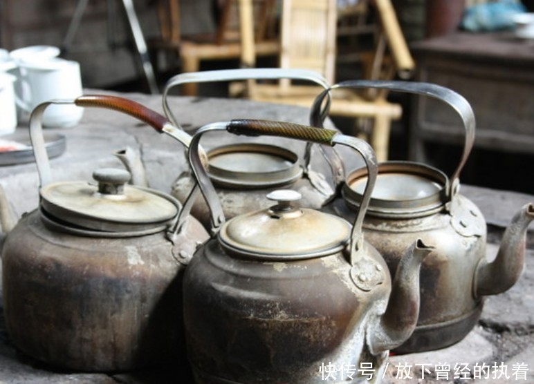 中国最“懒”老街,民国遗留不修,1元买菜6元剃头懒得涨价