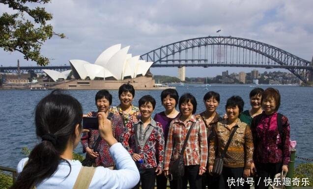 中国导游在澳大利亚坑中国游客，澳旅游局卧底三周破案