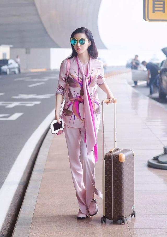 时尚圈宠爱的睡衣风，和睡衣真不同