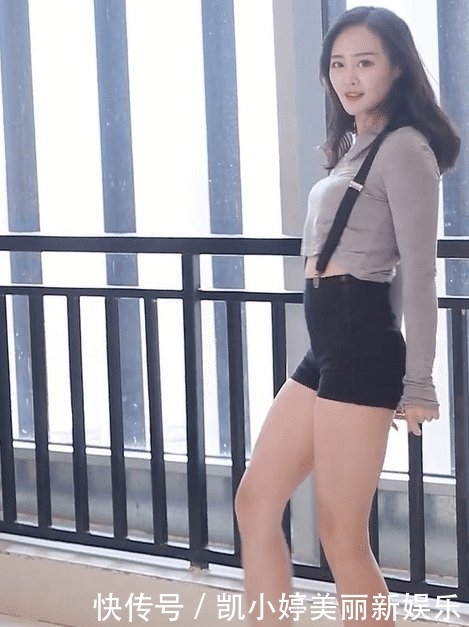 『四射』美女这身材真匀称,穿上短裤活力四射的感觉!