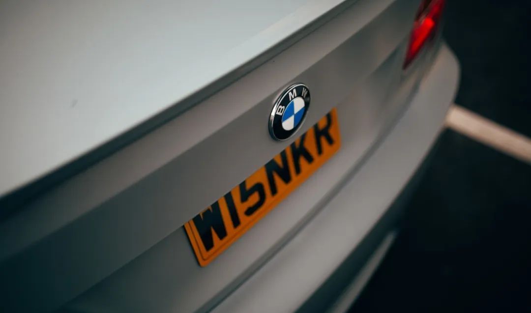  『姿态』低空飞行战舰灰宝马 E92 M3，姿态风格却难掩大佬气质