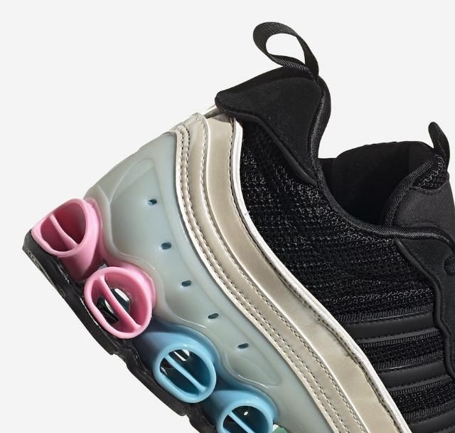 『adidas』科幻造型 + 清新多彩装扮!adidas 经典科技跑鞋本月回归!