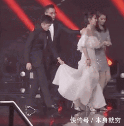 何炅穿越人群拥抱谢娜