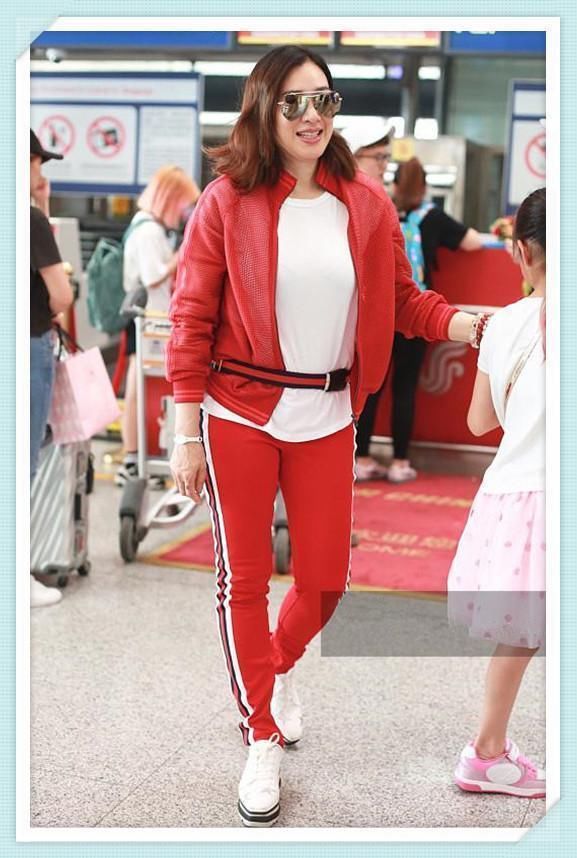 钟丽缇厉害！硬是把运动裤穿成了紧身裤，网友：难怪张伦硕那么爱