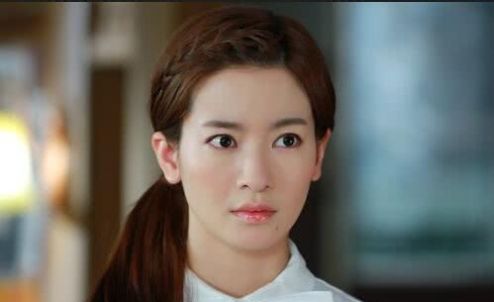 她曾饰演小燕子风光无限,今当配角却无人理,女演员不好"混"?