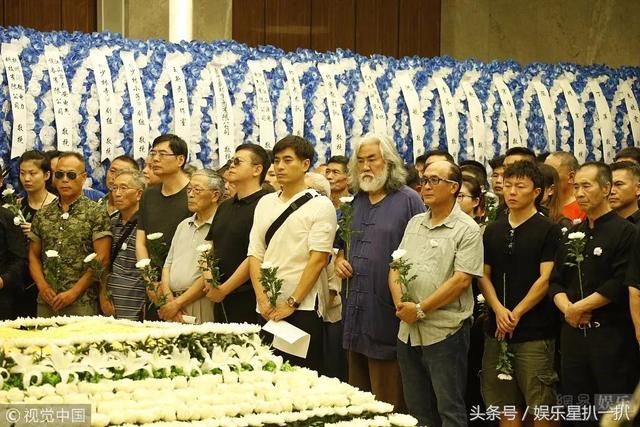 8杀了！张学友演唱会再捕获逃犯，胡歌经纪人被开除，李亚男怀孕