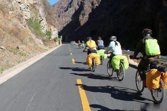 进西藏前W ，出西藏后B，穷游女在川藏线经历了什么?