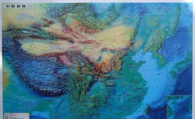 我国的地理位置，我国的地理条件，存在哪些优势和劣势