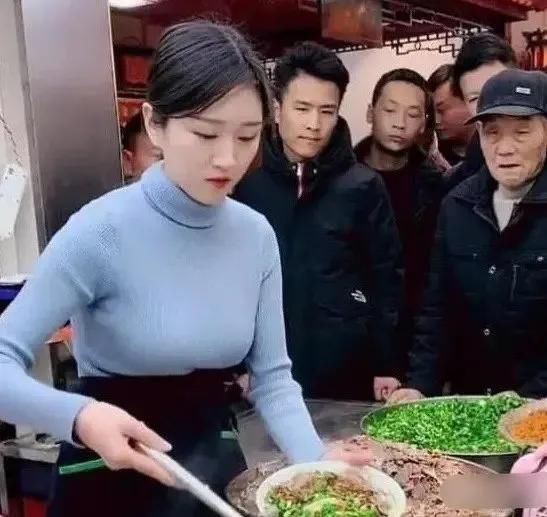 『不信』你看，这笔迹！我怀疑有人假冒圣旨