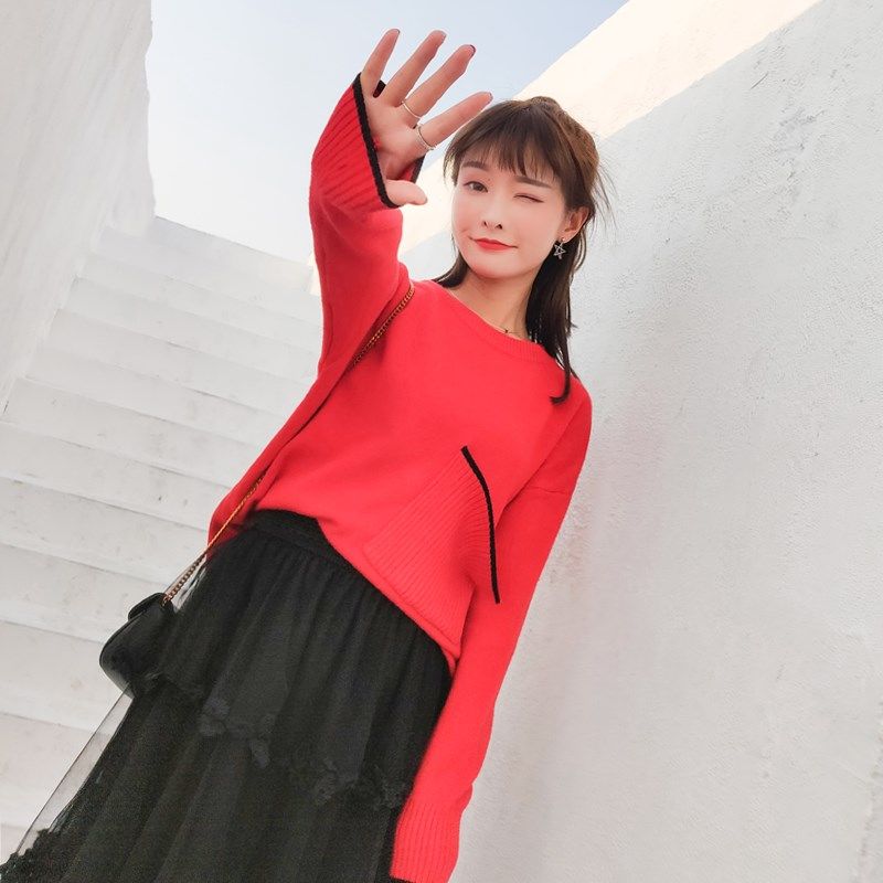 女人到了三十，别穿得太幼稚，这几款秋装小衫，显得娇小可人