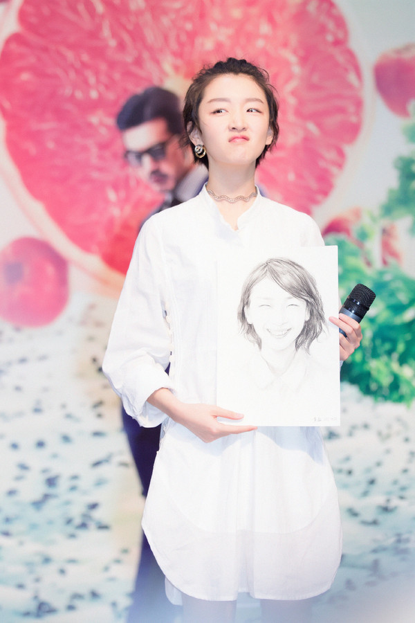 周冬雨这本短发教科书也出Bug了？