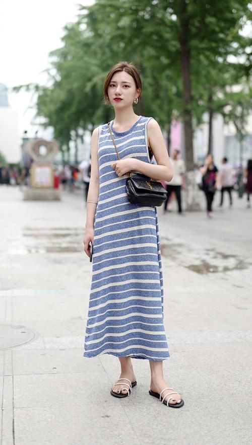 九套街头抓拍的怡人穿搭，这样穿你也会是好看的小姐姐