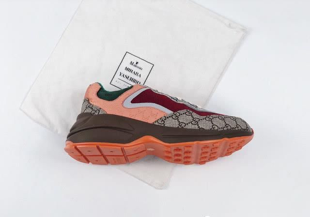  『复古』古驰Gucci 反光皮革复古老爹鞋