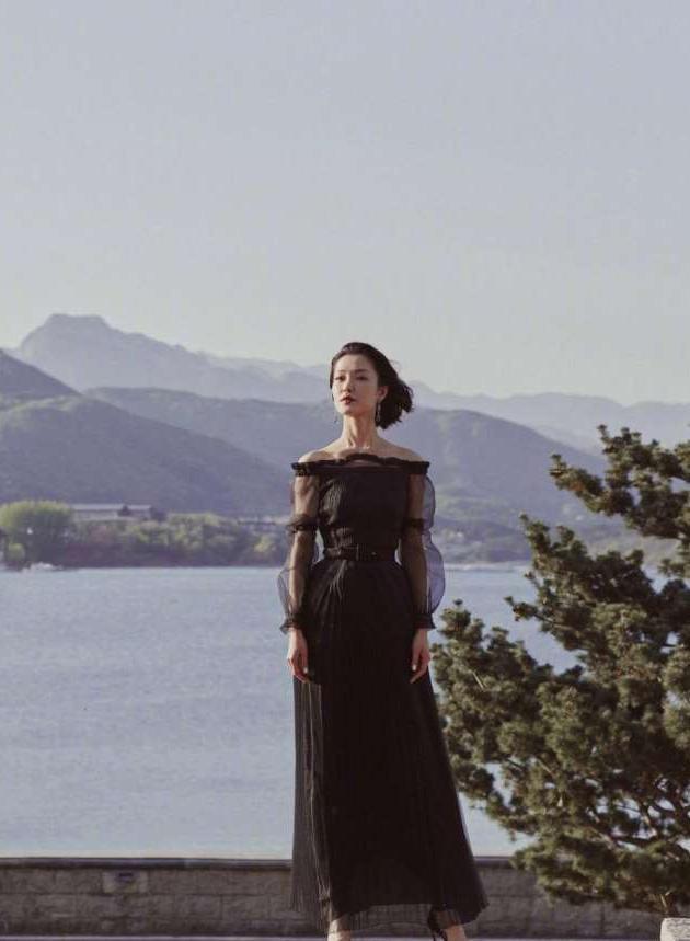 舒淇应该感谢雷佳音, “雷式走红毯”刷屏, 舒淇穿的有多糟糕无人