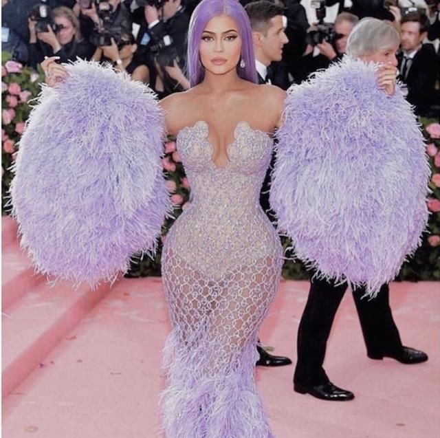  「很爽」做Travis Scott和Kylie的女儿是什么体验？Stormi:谢邀，很爽