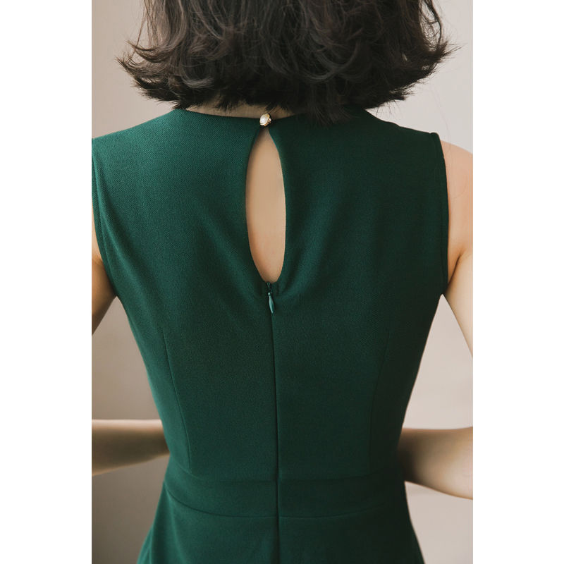 有一种裙子叫“流氓裙”,上身果然美到爆,穿出凹 凸有致好身材