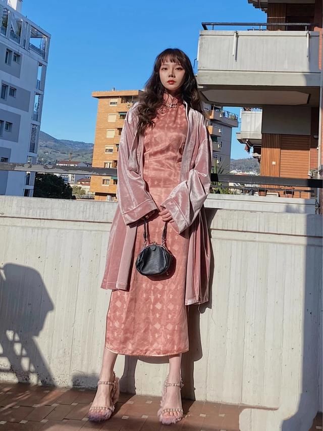  #面料#旗袍是女人永远的浪漫，看完这些旗袍，你还不动心吗？