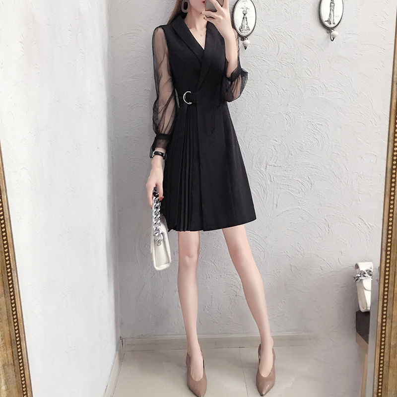 你底子再好，不要黑丝袜配高跟鞋，学下面女人这样穿，美嫩巨时髦