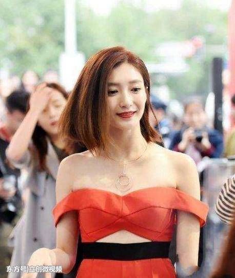 江疏影，上半身尺度堪比泳衣, 网友: 不是身材好根本挂不住!