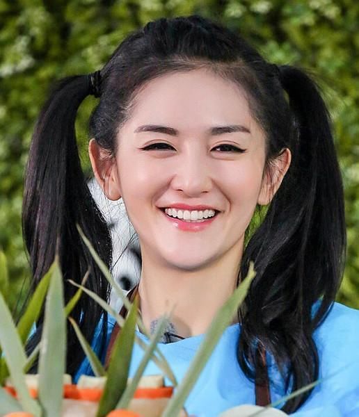 谢娜流泪表示：咬牙心疼带宝宝打疫苗，可它却是假的！