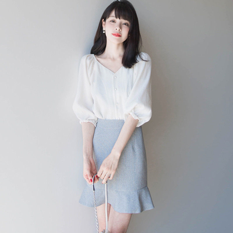 80后老婆真会穿，不穿裙子，只穿这种套装，搭配高跟鞋特显腿长