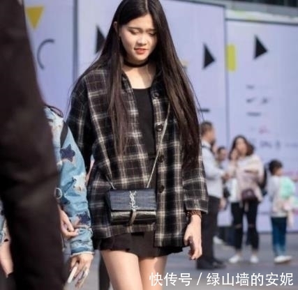  [特别]街拍：青春靓丽的小美女，雪白如玉的脖颈，特别美丽动人