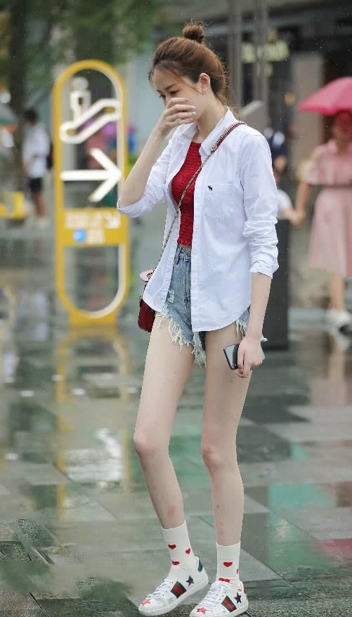  【白鞋】纯色袜配不起古驰小白鞋，只有“甜心袜”有资格，看了少女心炸裂