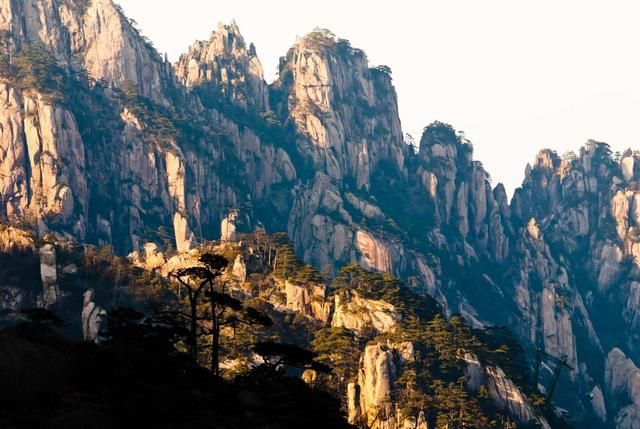 中国这2座名山“争相斗艳”，下雪后谁更美？