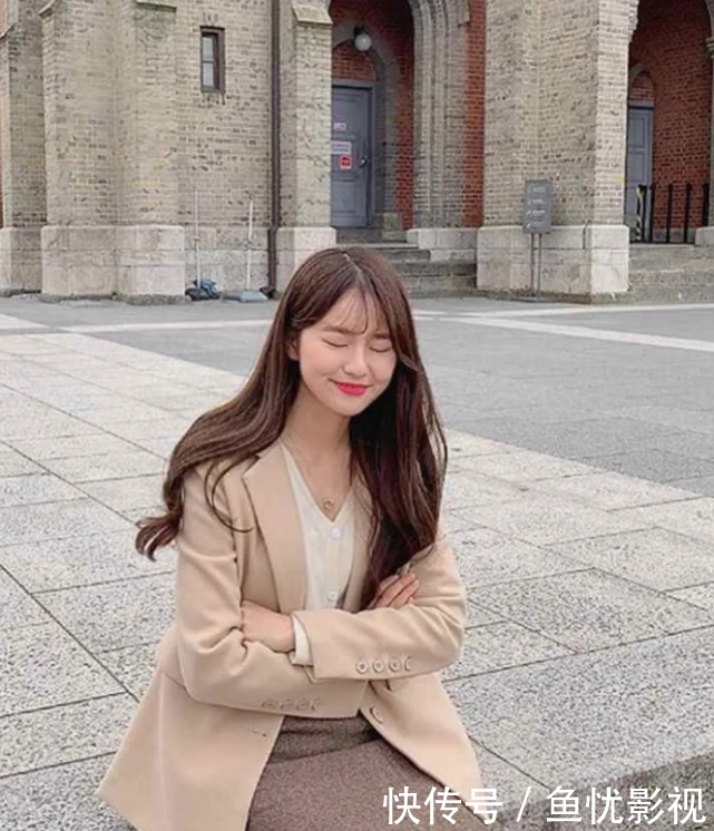  #四件#原来一件外套可以配四件裙子？这一衣多穿一定要学会