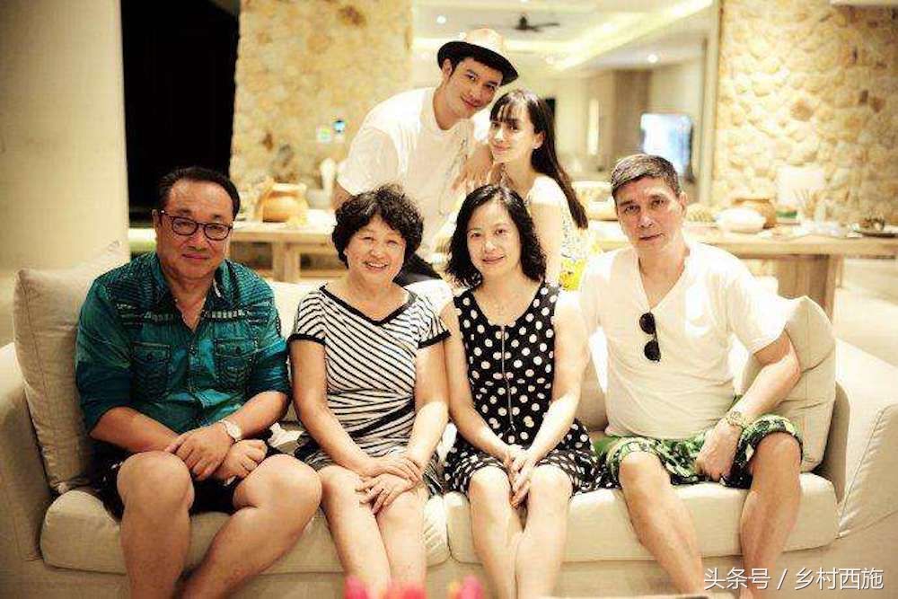 黄晓明继微博声明后发朋友圈:为了家人要好好活着，对不起妈妈