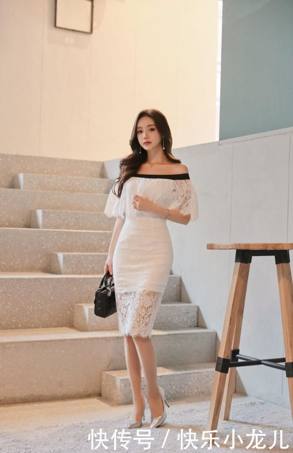 『美女』街拍:个性潮流的紧身裙美女,腿部显得更加修长