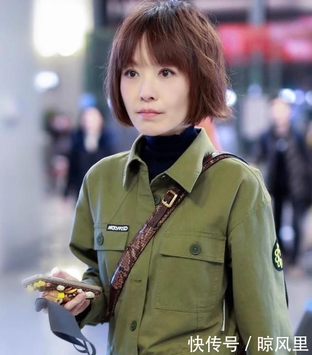  [连体]鲁豫为减龄玩“新花样”，“连体衣裤”配高领内搭，一点不像49岁