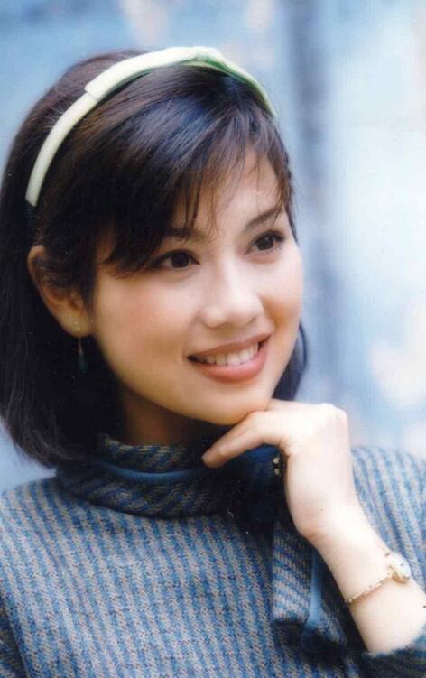 被经纪人骗掉千万身家,睡大街,差点自杀,但主角不是王宝强