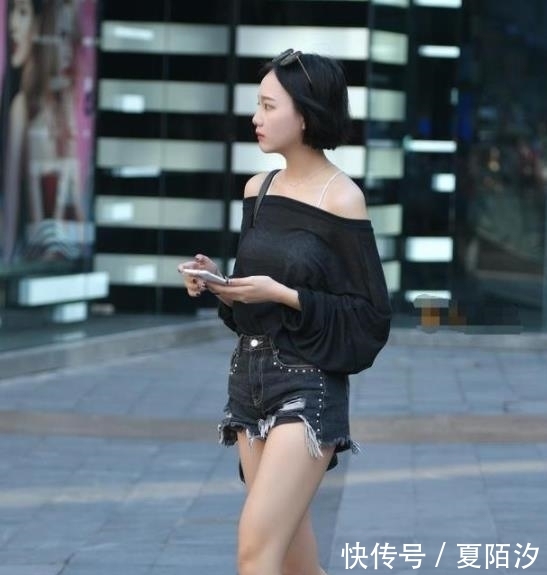 「 脖颈」雪白如玉的脖颈，特别美丽动人，街拍：青春靓丽的小美女